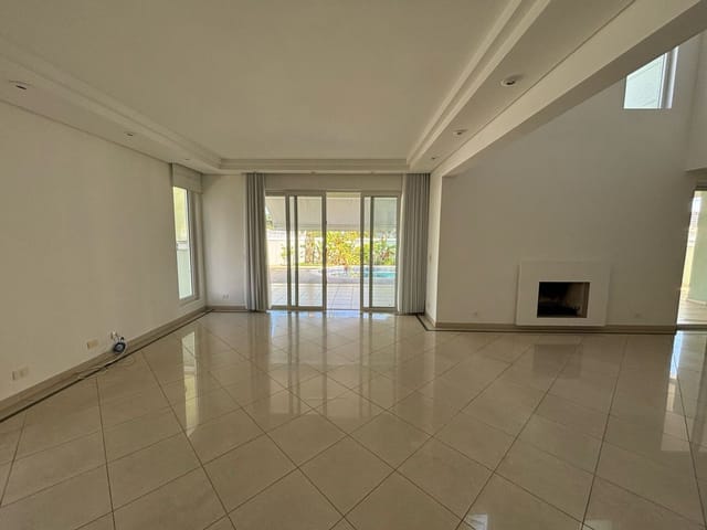 Casa com 490m², à venda, no bairro Jardim das Colinas em São José dos Campos