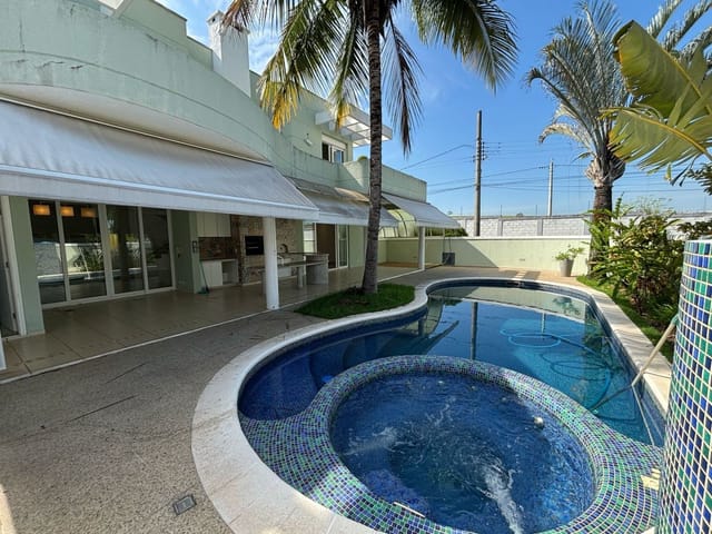 Casa com 490m², à venda, no bairro Jardim das Colinas em São José dos Campos