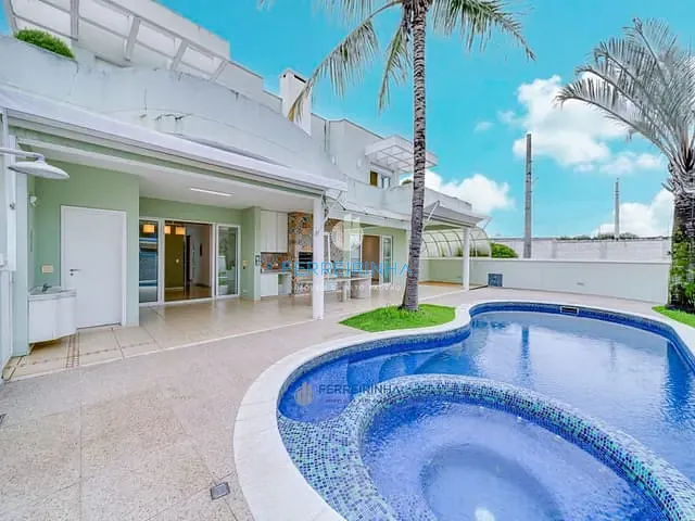 Casa com 490m² 4 quartos e 2 banheiros, à venda, no bairro Jardim das Colinas em São José dos Campos