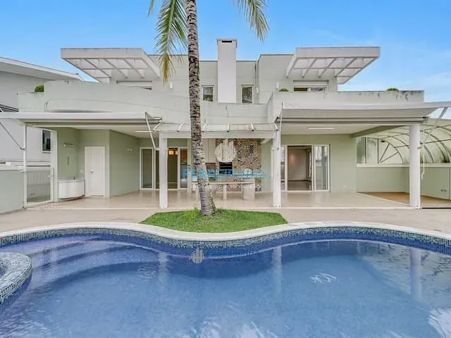 Casa com 490m² 4 quartos e 2 banheiros, à venda, no bairro Jardim das Colinas em São José dos Campos