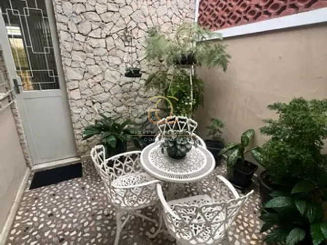 Casa 4 quartos e 2 banheiros, à venda, no bairro Centro em Valença