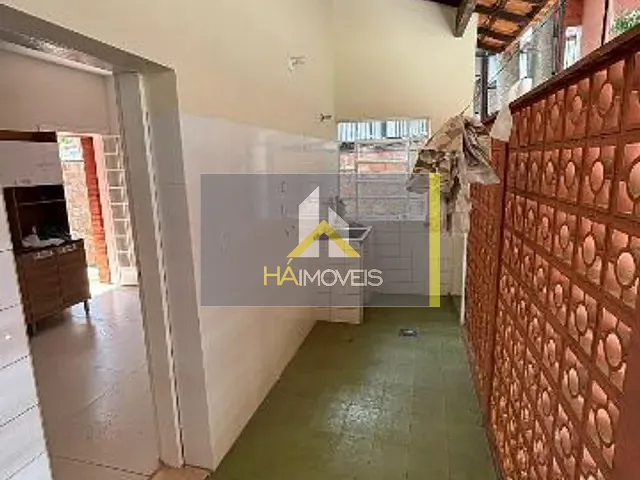 Casa com 360m² 4 quartos e 1 banheiro, para alugar, no bairro Planalto em Belo Horizonte