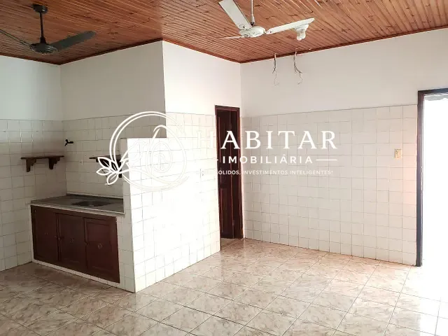 Casa 2 quartos e 2 banheiros, à venda, no bairro Centro em Corumbá