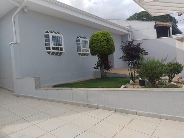 Casa com 348m² 3 quartos e 3 banheiros, à venda, no bairro Vila Frezzarim em Americana