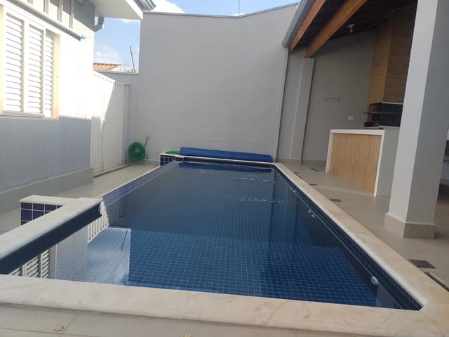 Casa com 348m² 3 quartos e 3 banheiros, à venda, no bairro Vila Frezzarim em Americana