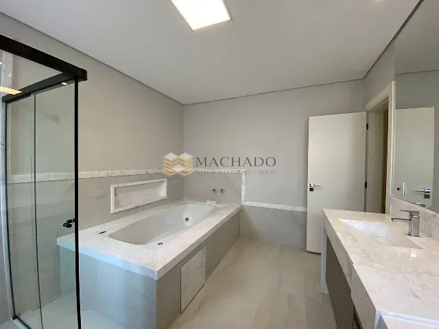 Casa com 365m² 4 quartos e 5 banheiros, à venda ou para alugar, no bairro Alphaville em Santana de Parnaíba