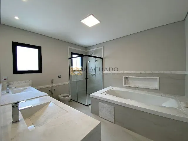 Casa com 365m² 4 quartos e 5 banheiros, à venda ou para alugar, no bairro Alphaville em Santana de Parnaíba