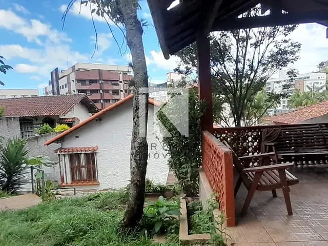 Casa com 210m² 2 quartos e 1 banheiro, à venda ou para alugar, no bairro Várzea em Teresópolis
