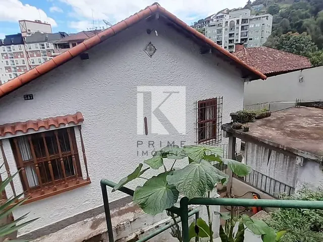 Casa com 210m² 2 quartos e 1 banheiro, à venda ou para alugar, no bairro Várzea em Teresópolis