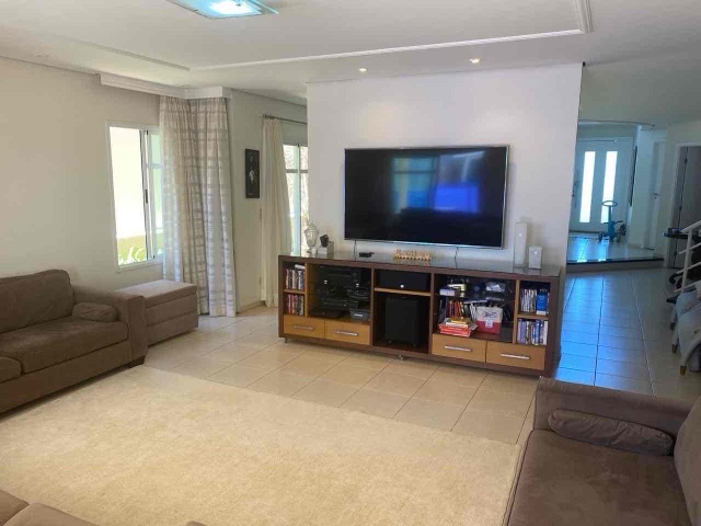 Casa com 675m² 4 quartos e 6 banheiros, à venda, no bairro Gleba Fazenda Palhano em Londrina