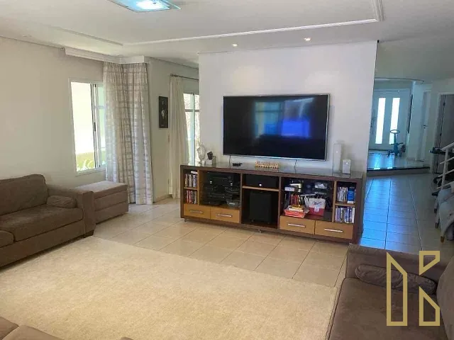 Casa com 675m² 4 quartos e 6 banheiros, à venda, no bairro Gleba Fazenda Palhano em Londrina