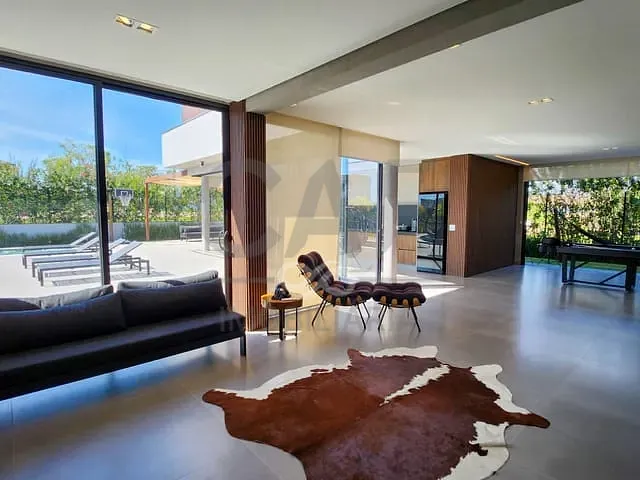 Casa com 600m² 3 quartos e 5 banheiros, à venda, no bairro Tambore em Jaguariúna