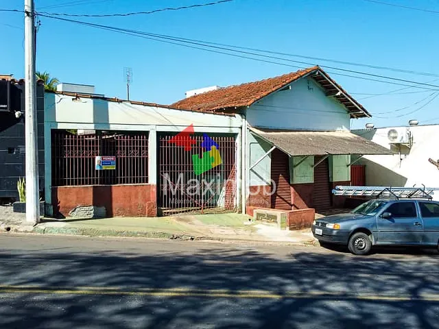 Casa com 580m² 2 quartos e 2 banheiros, à venda, no bairro Parque da Felicidade em Itapira