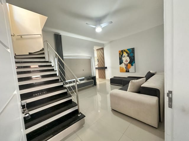 LINDO SOBRADO NO VILLA BRANCA