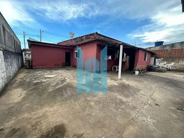 Casa com 300m² 3 quartos e 1 banheiro, à venda, no bairro Jardim Kennedy em Poços de Caldas