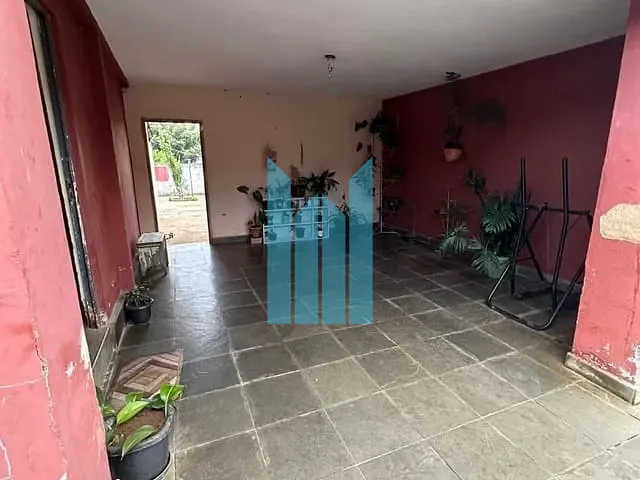 Casa com 300m² 3 quartos e 1 banheiro, à venda, no bairro Jardim Kennedy em Poços de Caldas