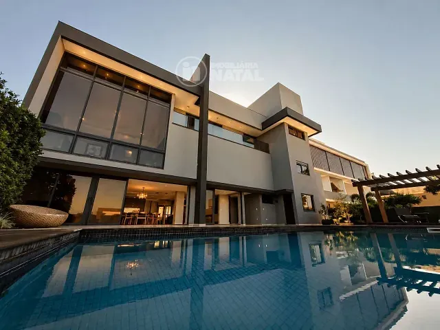 Casa com 913m² 4 quartos e 6 banheiros, à venda, no bairro Esperança em Londrina
