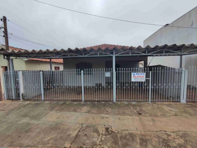 Casa 3 quartos e 1 banheiro, à venda, no bairro Vila Ubirajara em Fernandópolis