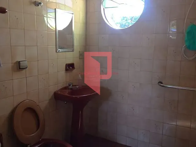 Casa com 187m² 4 quartos e 2 banheiros, à venda, no bairro Primeiro De Maio em Belo Horizonte