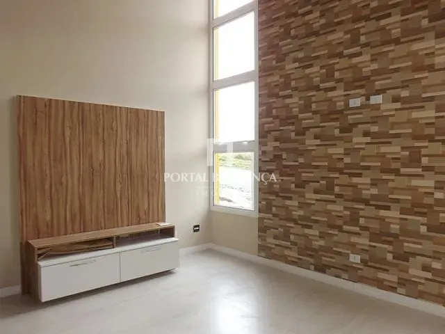 Casa com 300m² 3 quartos e 4 banheiros, à venda, no bairro Condomínio Residencial Euroville II em Bragança Paulista