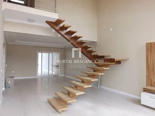 Casa com 300m² 3 quartos e 4 banheiros, à venda, no bairro Condomínio Residencial Euroville II em Bragança Paulista