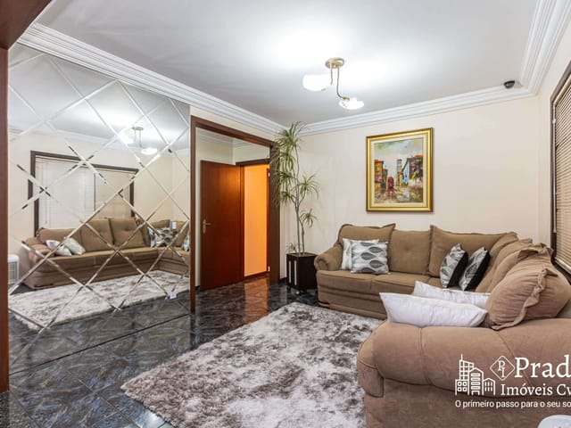 Casa com 209m² 3 quartos e 2 banheiros, à venda, no bairro Hauer em Curitiba