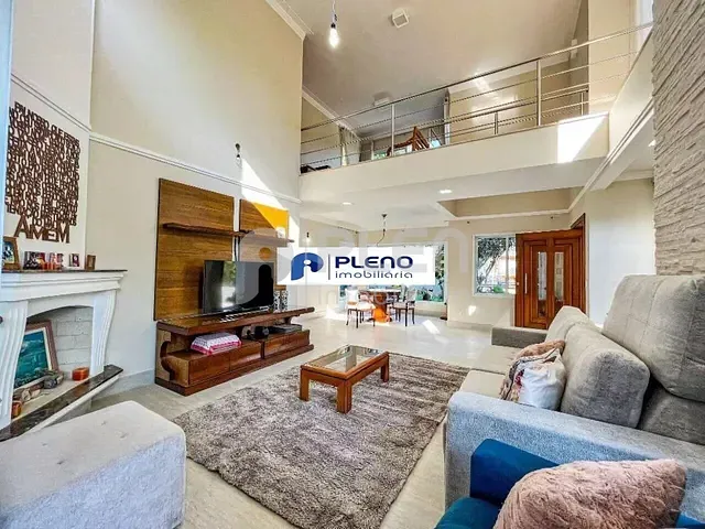 Casa com 1500m² 3 quartos e 6 banheiros, à venda, no bairro Caraguatá em Mairiporã