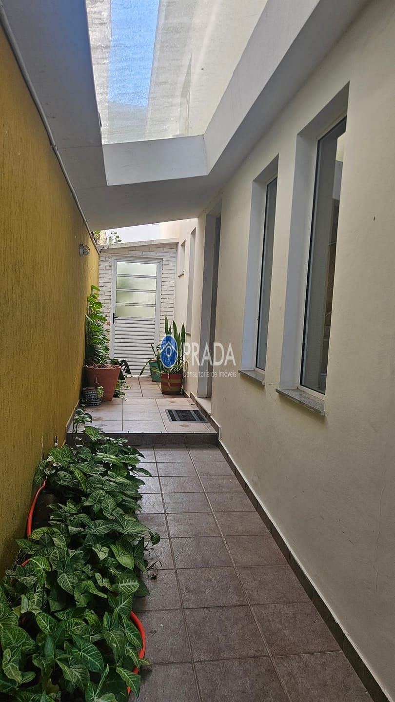 Casa à venda e aluguel com 3 quartos, 185m² - Foto 2