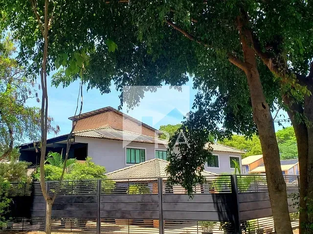 Casa com 240m² 4 quartos e 4 banheiros, à venda ou para alugar, no bairro Asa Sul em Brasília