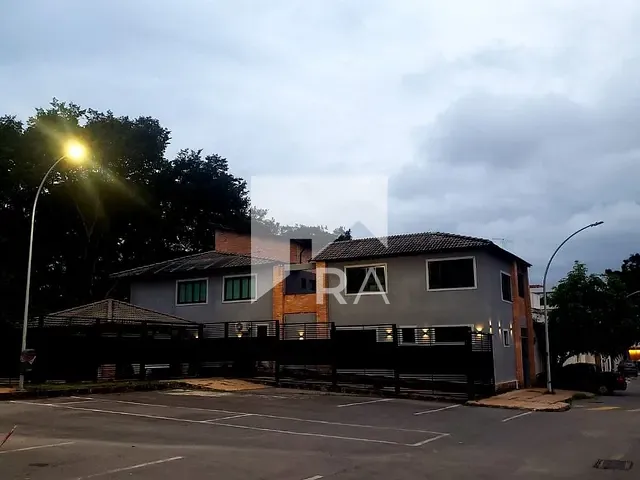 Casa com 240m² 4 quartos e 4 banheiros, à venda ou para alugar, no bairro Asa Sul em Brasília