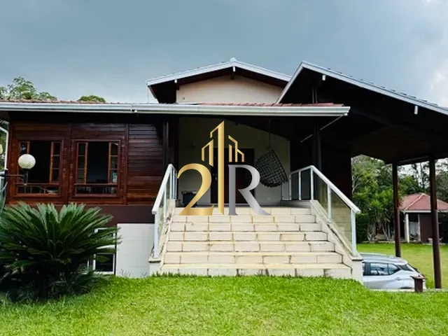 Casa com 1600m² 5 quartos e 7 banheiros, à venda, no bairro Fazenda da Ilha em Embu-Guaçu