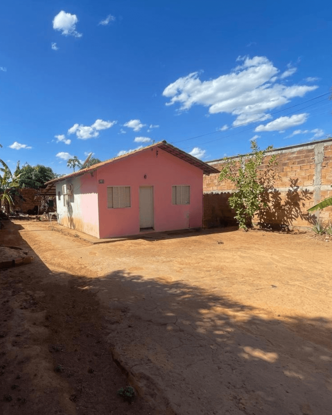 Casa à venda com 2 quartos, 300m² - Foto 2