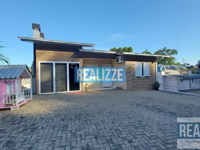 Casa com 570m² 4 quartos e 1 banheiro, à venda, no bairro Santa Helena em Marau