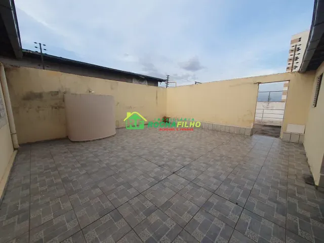 Casa com 516m² 3 quartos e 2 banheiros, à venda, no bairro Cristo Rei em Teresina