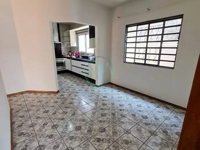Casa com 250m² 3 quartos e 2 banheiros, à venda, no bairro Jardim Imagawa em Londrina