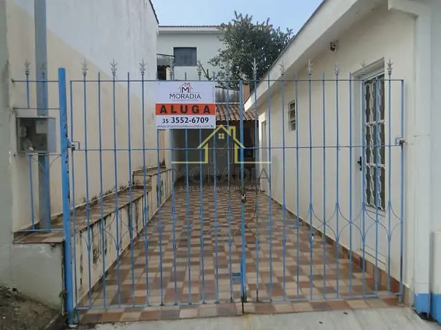 Casa com 150m², para alugar, no bairro Guaxupe em Guaxupé