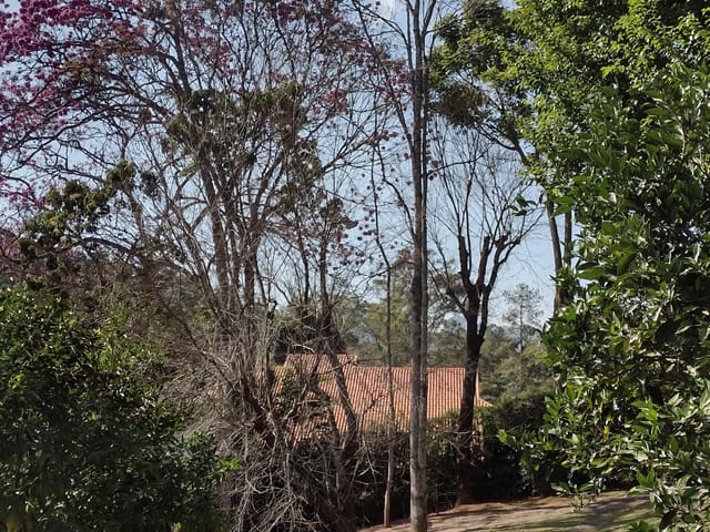 Casa com 1500m² 4 quartos e 5 banheiros, à venda, no bairro Itaipava em Petrópolis