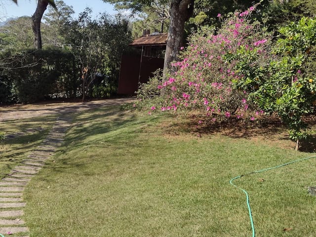 Casa com 1500m² 4 quartos e 5 banheiros, à venda, no bairro Itaipava em Petrópolis