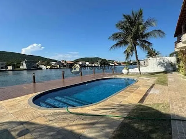 Casa 2 quartos e 2 banheiros, à venda, no bairro Ogiva em Cabo Frio