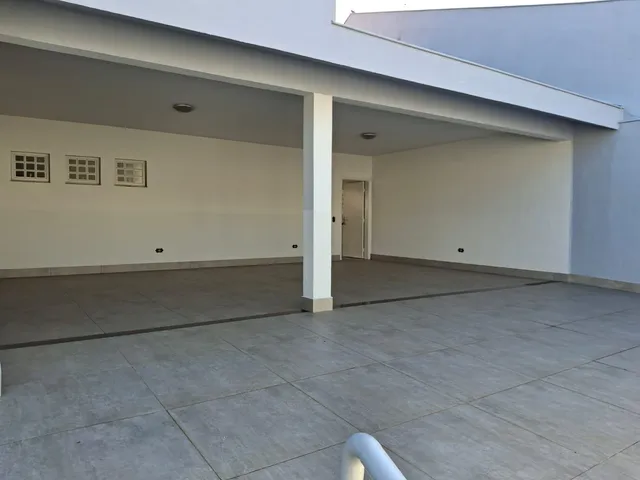 Casa 4 quartos e 2 banheiros, à venda, no bairro Centro em Cambé