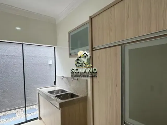 Casa com 200m² 3 quartos e 4 banheiros, à venda, no bairro Condomínio Veneza em Goiânia