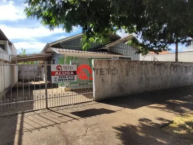Casa 2 quartos e 1 banheiro, para alugar, no bairro ZONA 02 em Maringá