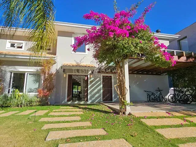 Casa com 365m² 4 quartos e 6 banheiros, à venda, no bairro Vista Alegre em Curitiba
