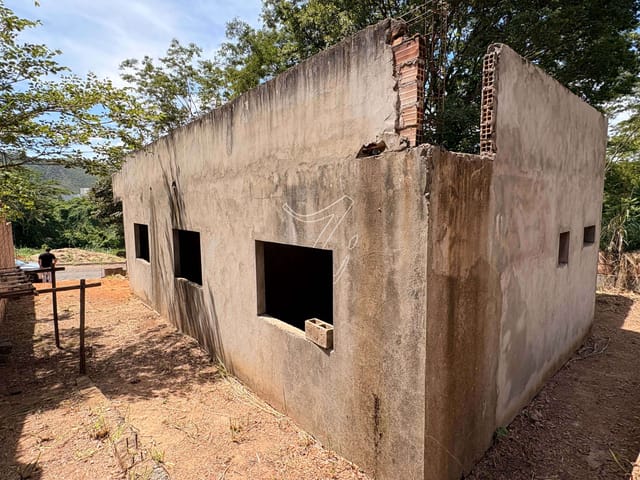 Casa 3 quartos e 2 banheiros, à venda, no bairro Esplanada do Rio Quente em Rio Quente