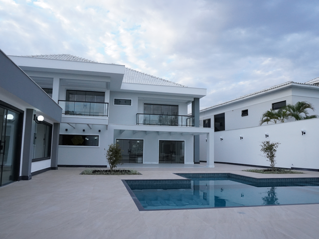 Casa 5 quartos e 8 banheiros, à venda ou para alugar, no bairro Barra da Tijuca em Rio de Janeiro