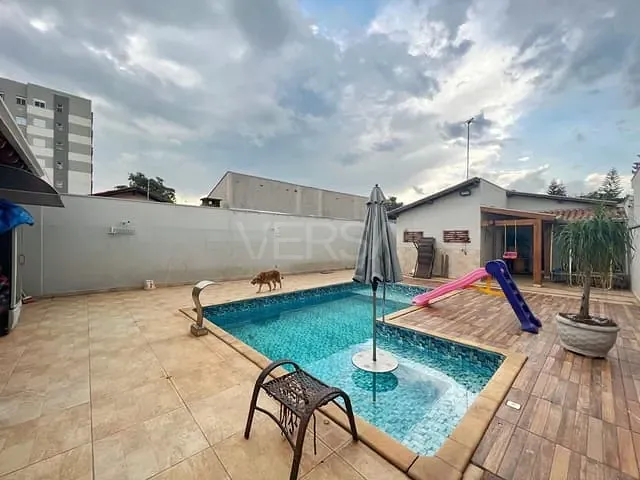 Casa com 425m² 3 quartos e 3 banheiros, à venda, no bairro Parque Universitário em Rio Claro