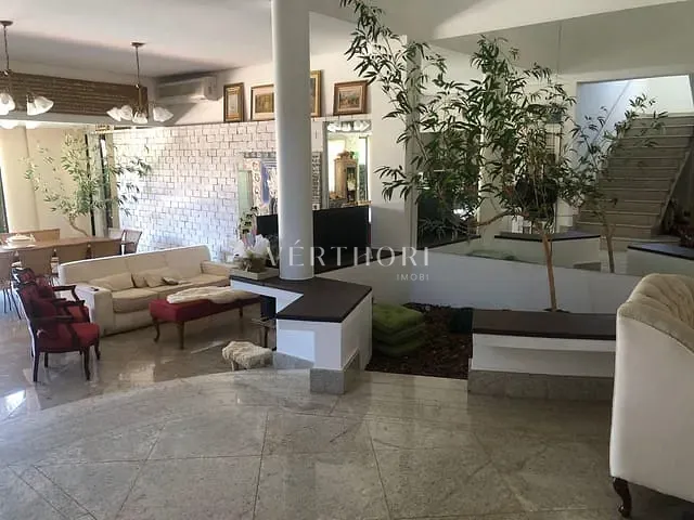 Casa com 420m² 3 quartos e 5 banheiros, à venda ou para alugar, no bairro Terras de Santana em Londrina