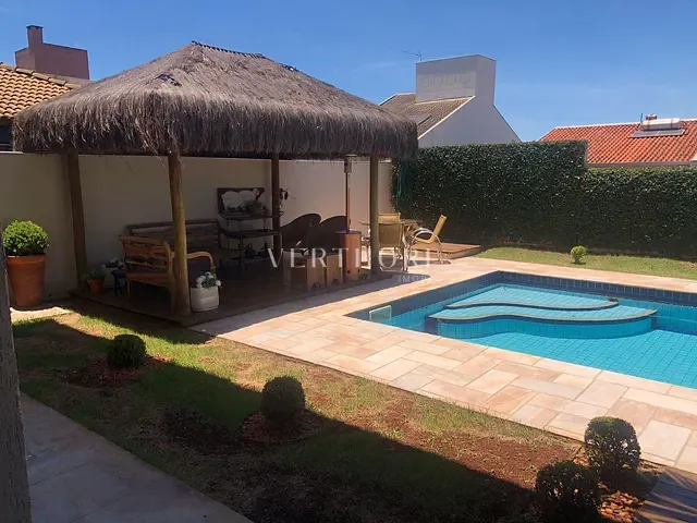 Casa com 420m² 3 quartos e 5 banheiros, à venda ou para alugar, no bairro Terras de Santana em Londrina