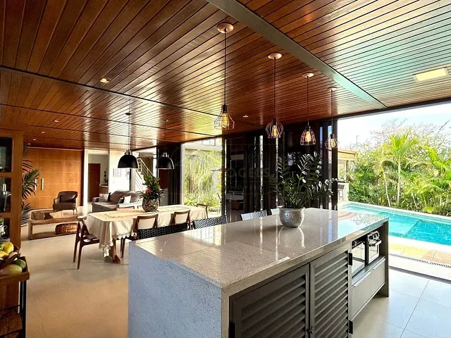 Casa 4 quartos e 5 banheiros, à venda, no bairro Chácara São José em Jaguariúna