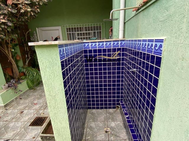 Casa com 300m² 3 quartos e 2 banheiros, à venda, no bairro Jardim Nomar em Caraguatatuba